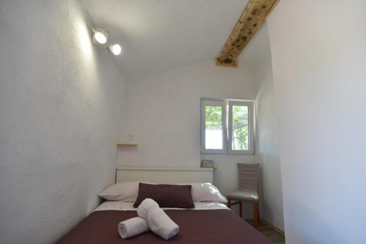 Cottage Rugonj Стари Град Екстериор снимка